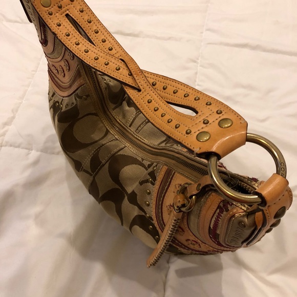 Gorgeous large studded leather coach hobo purse bag - Picture 3 of 4